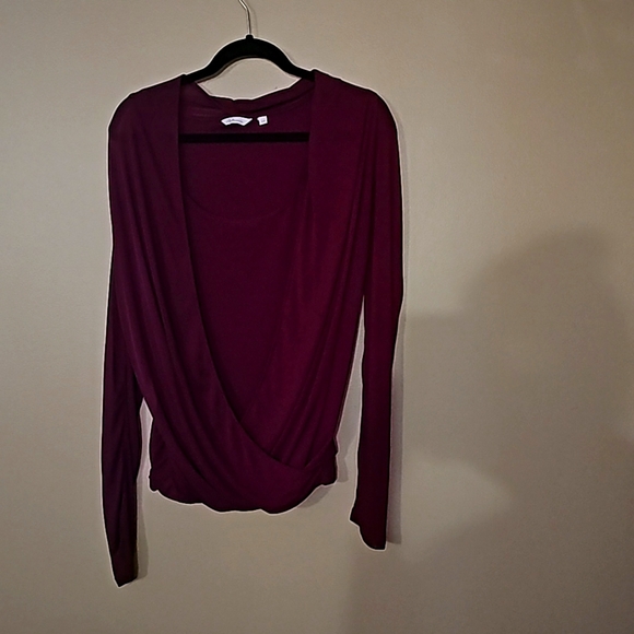 Woman's Dressy Shirt Like New - Picture 1 of 4